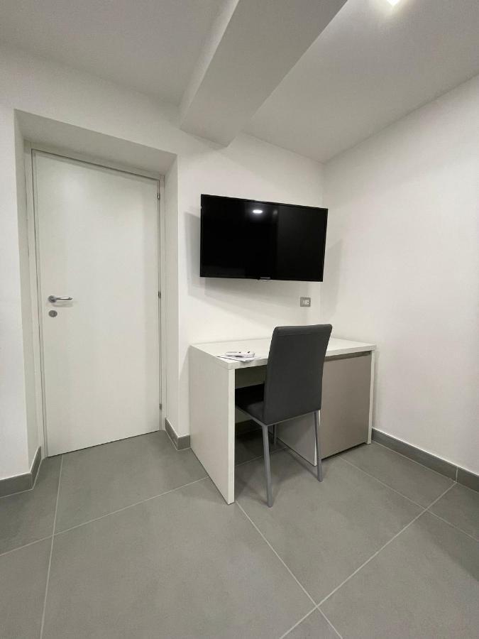 3 Rooms Chiaia Napoli Eksteriør billede